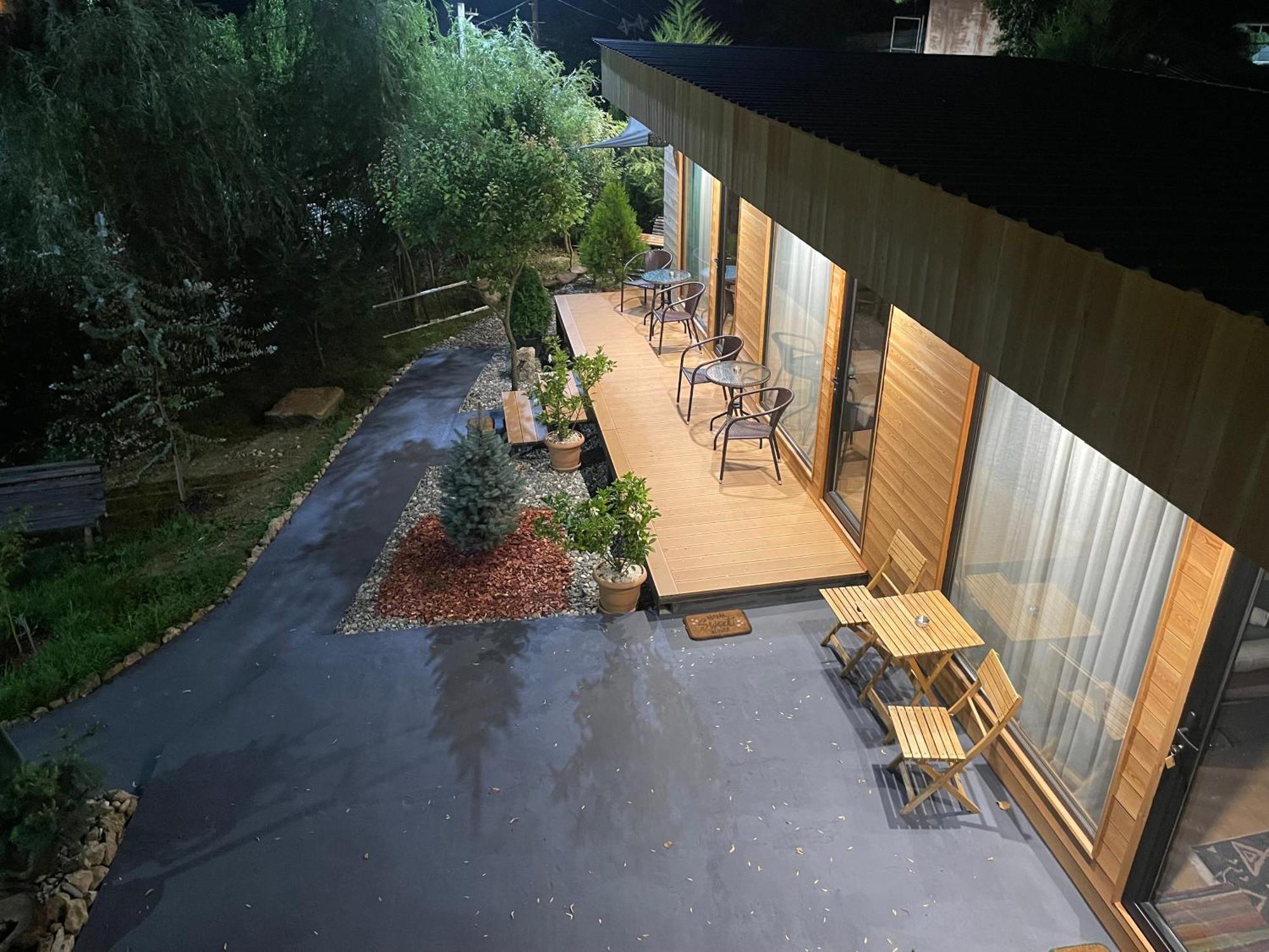 Garden Rooms In Kutaisi Exterior foto
