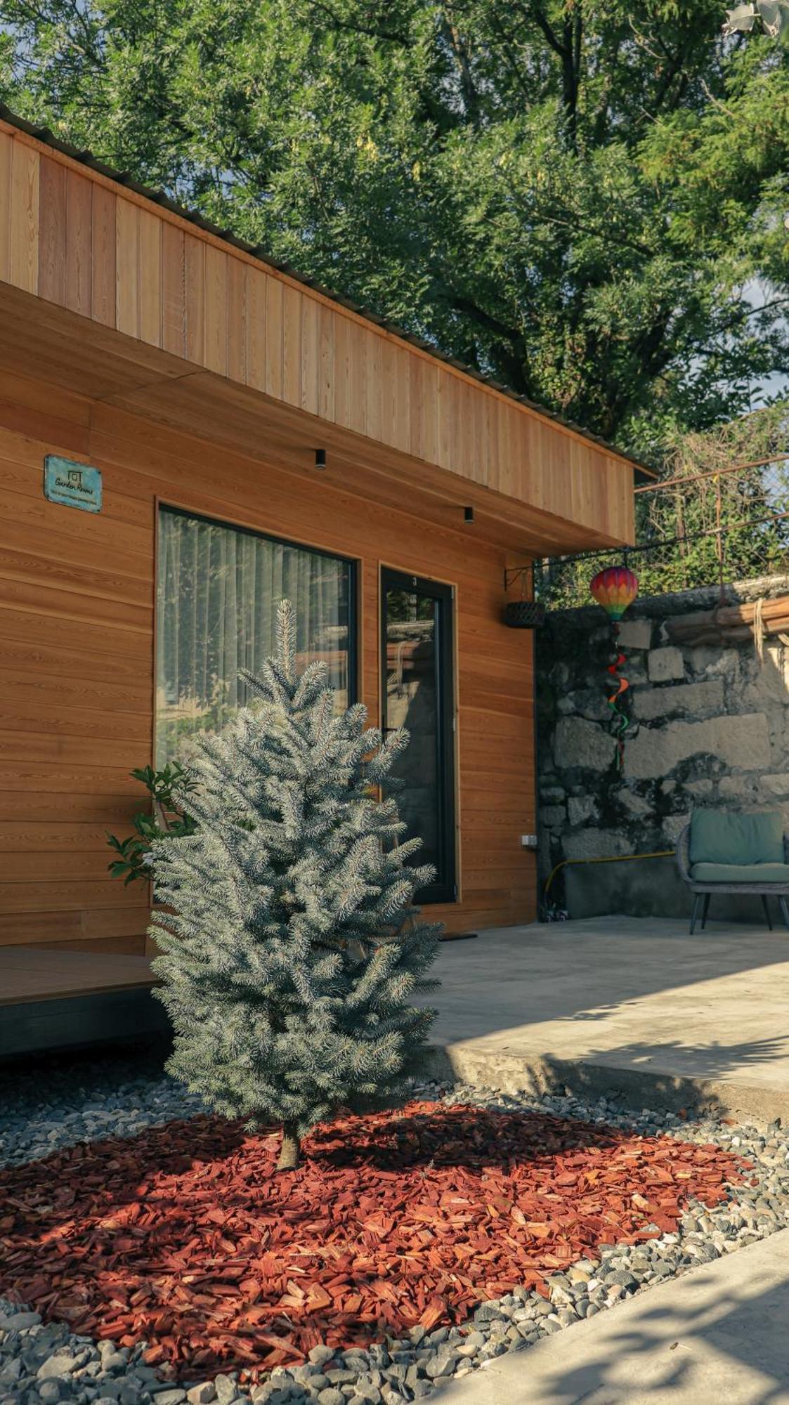 Garden Rooms In Kutaisi Exterior foto